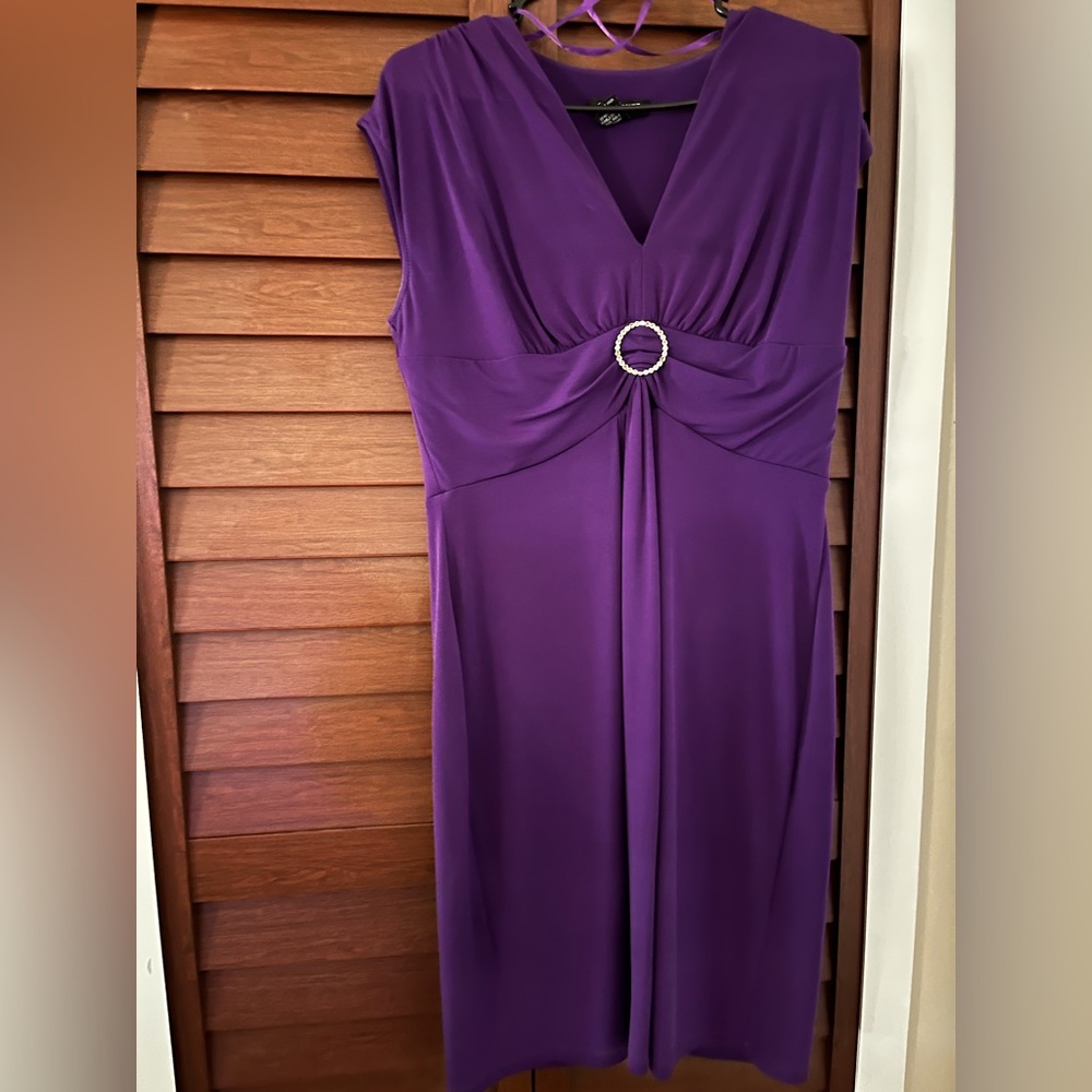 Dark purple, Women’s size 14, below the knee, Glamour dress